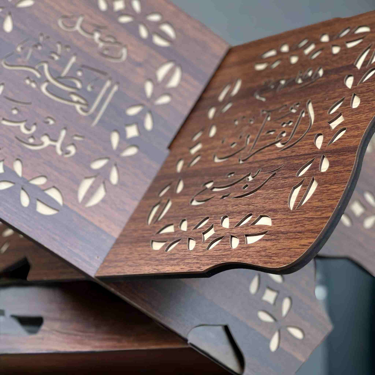 QURAN REHAL STAND FROM SYRIA