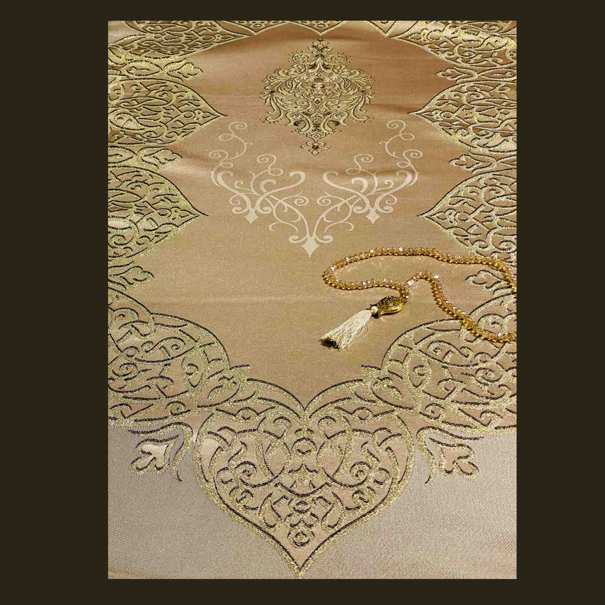 AL HIQMA ROYAL SEJADAH GOLD HEER