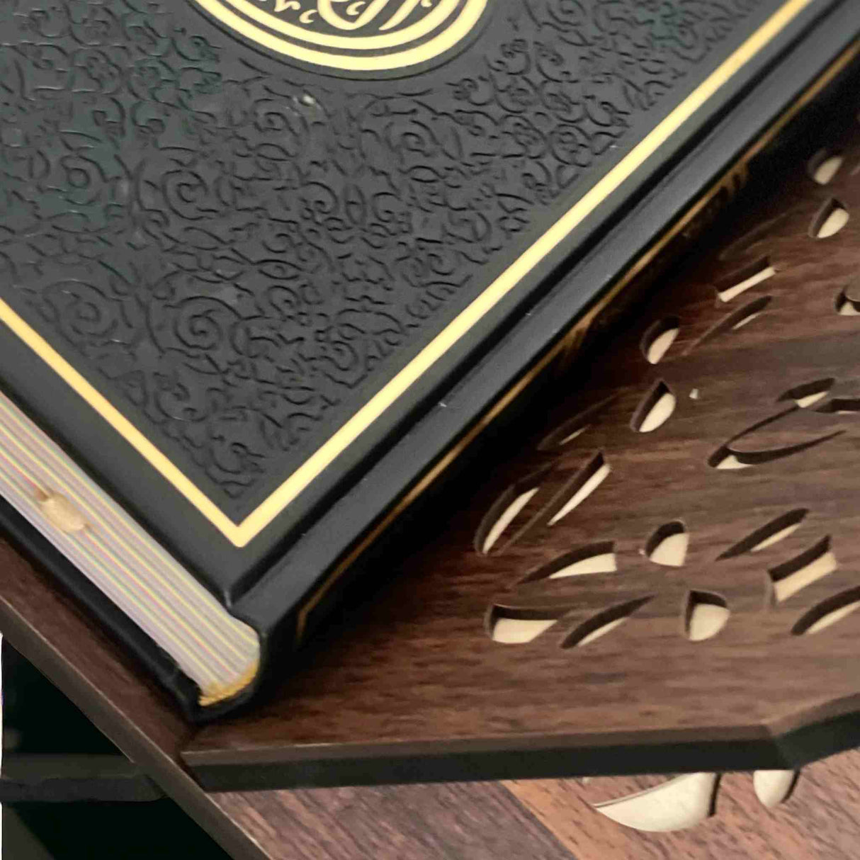 ALHIQMA ALQURAN REHAL STAND