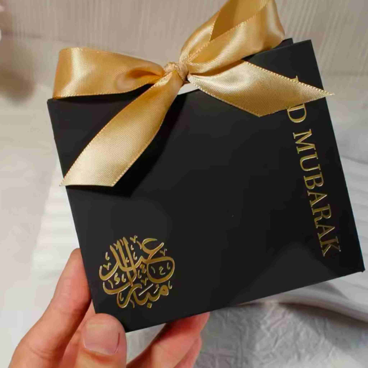 Ajwa In Bow Boxes & Gift Bag