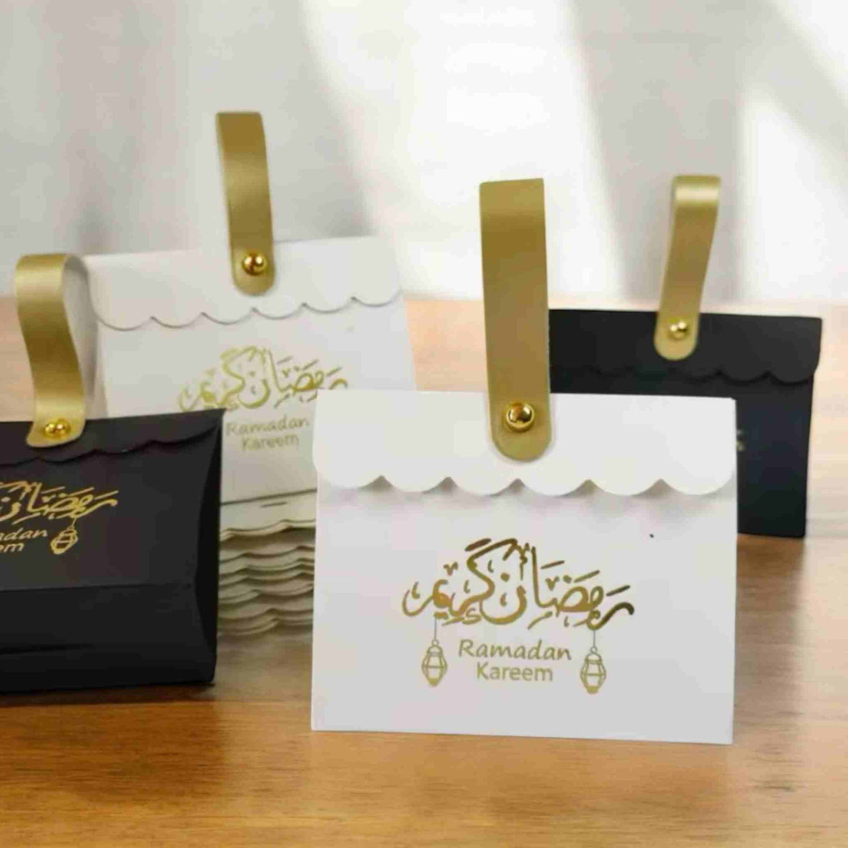 Ajwa In Bow Boxes & Gift Bag
