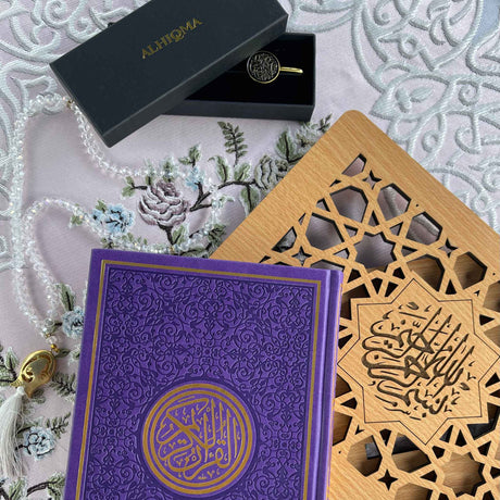 ROYAL SEJADAH GIFTSETS PURPLE ARABIC SCRIPT QURAN
