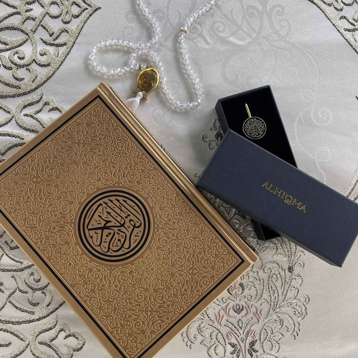 ROYAL SEJADAH GIFTSETS WITH AL QURAN GOLD