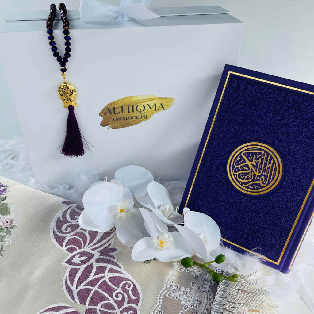 AL HIQMA GIFTSETS AL QURAN ARABIC SCRIPT DARK PURPLE & PRAYER MAT