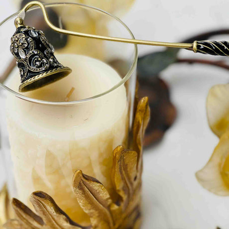 BLACK CANDLE SNUFFER